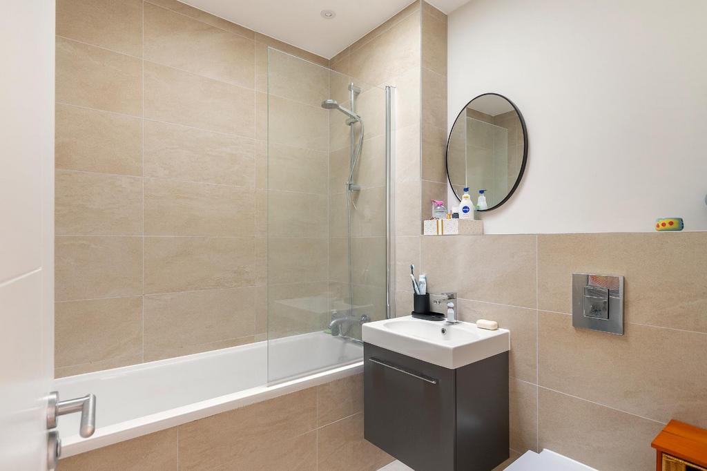 F1 W3 H4 VP - Bathroom B.jpg