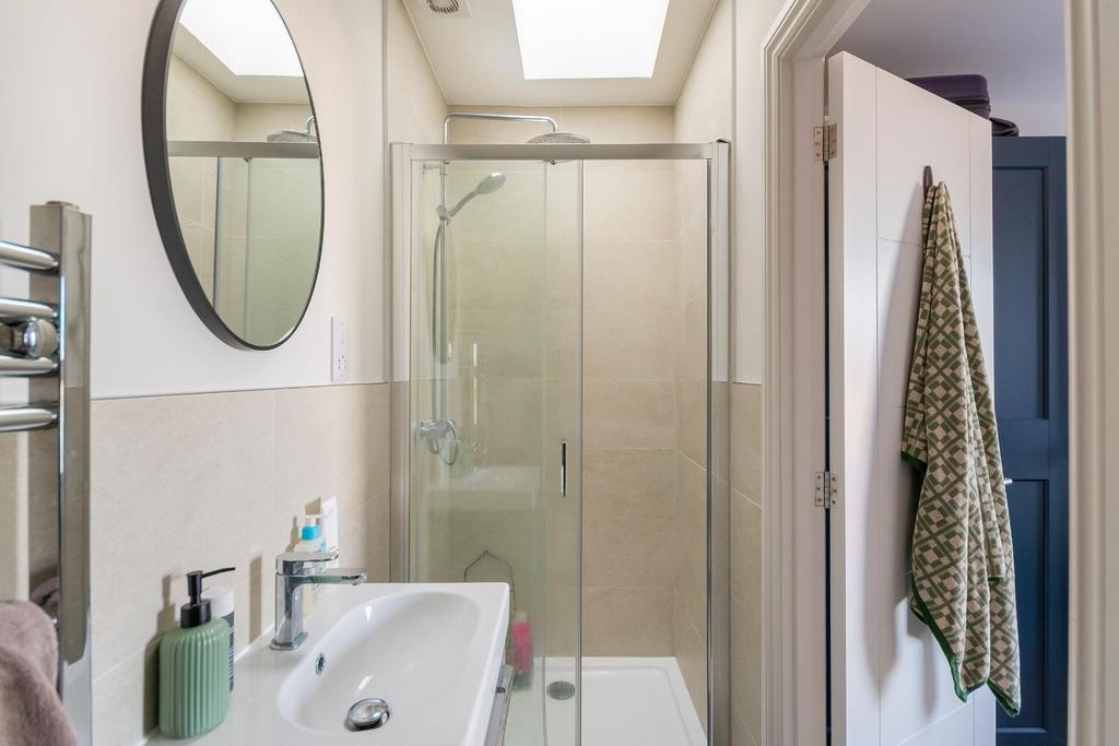 F1 W3 H4 VP - Ensuite A.jpg