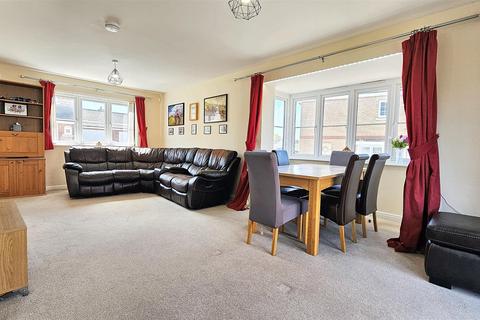 3 bedroom detached house for sale, Foxglove Avenue, Thurnby, Leicester
