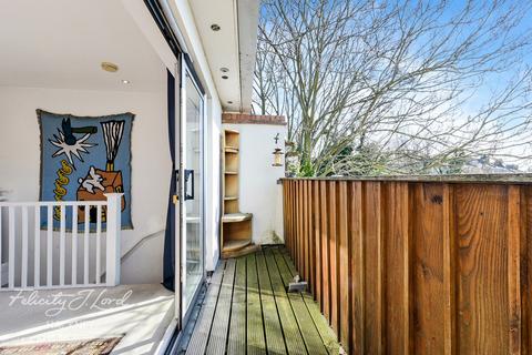 3 bedroom terraced house for sale, Stanford Mews, London E8