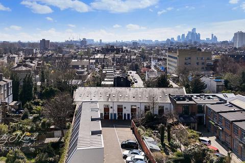 3 bedroom terraced house for sale, Stanford Mews, London E8