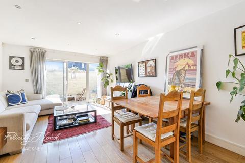 3 bedroom terraced house for sale, Stanford Mews, London E8