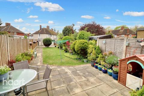 2 bedroom terraced house for sale, Ilchester Road, Dagenham