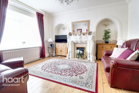 2 bedroom terraced house for sale, Ilchester Road, Dagenham