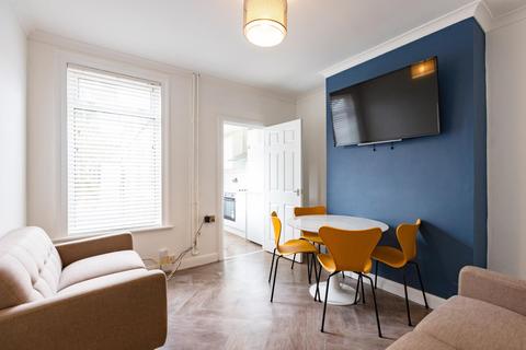 4 bedroom terraced house to rent, Lincoln LN1