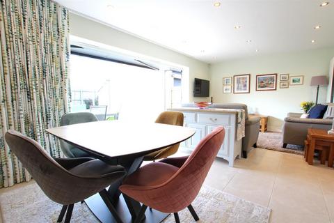 19 Cavendish Drive, Market Weighton, York, YO43 3GY