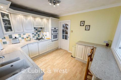 4 bedroom detached house for sale, Crescent Drive North, Woodingdean, Brighton, East Sussex
