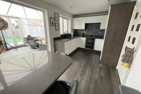 3 bedroom semi-detached house for sale, 73 Canisp Close, Chadderton, OL9 0NZ