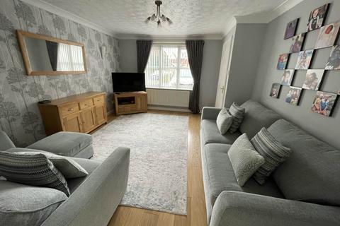 3 bedroom semi-detached house for sale, 73 Canisp Close, Chadderton, OL9 0NZ