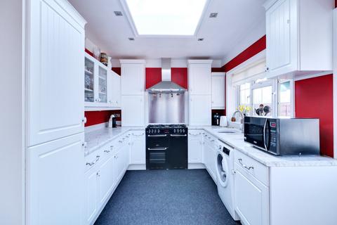31 Grange Road, Aveley, South Ockendon, RM15 4ER