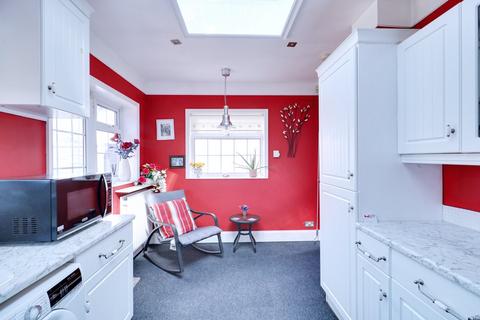31 Grange Road, Aveley, South Ockendon, RM15 4ER