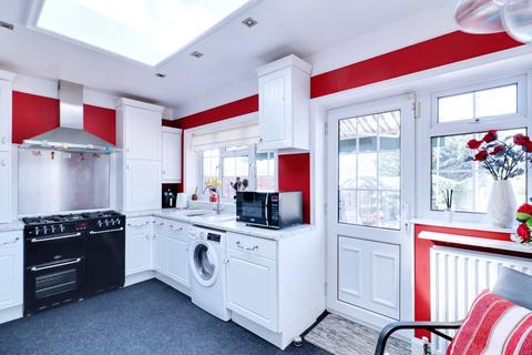 31 Grange Road, Aveley, South Ockendon, RM15 4ER