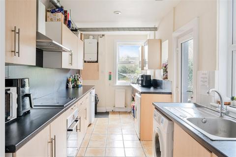 4 bedroom semi-detached house for sale, Hook Road, Epsom