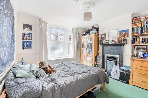 4 bedroom semi-detached house for sale, Hook Road, Epsom