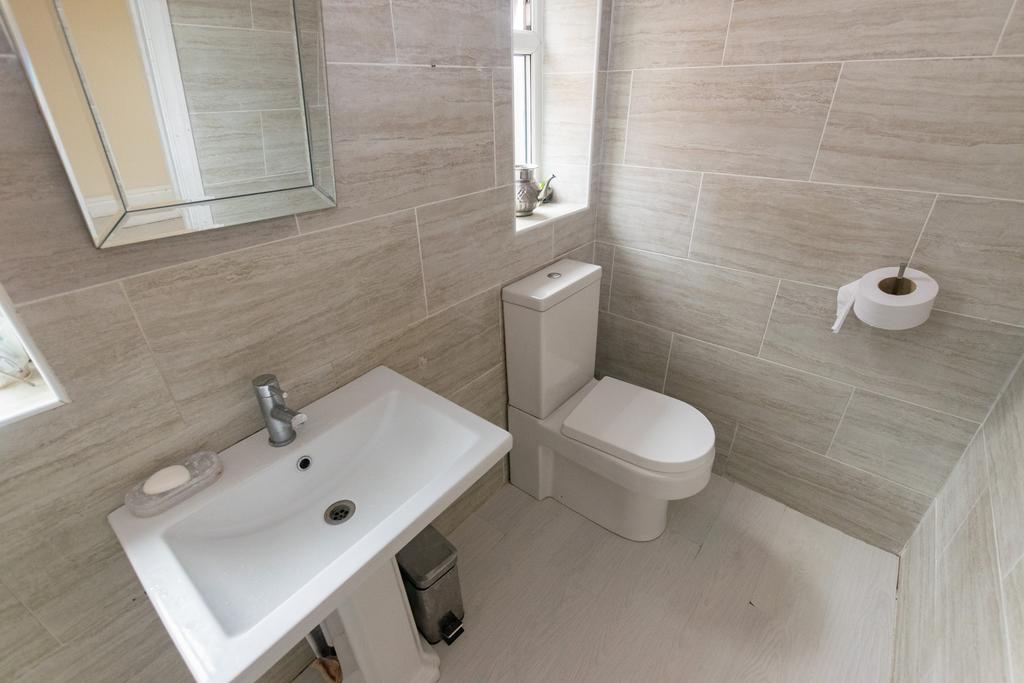 Showerroom1