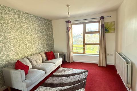 2 bedroom flat to rent, Cooke Street, Barking IG11