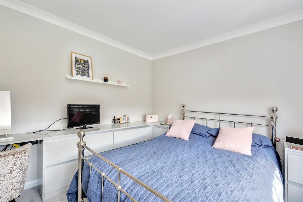 Bedroom 1 2.jpeg