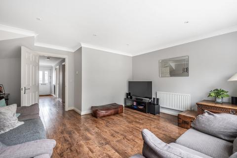 15 Derisley Close, Byfleet, West Byfleet, KT14 7QA