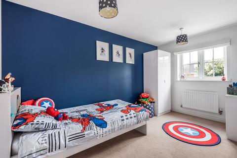 15 Derisley Close, Byfleet, West Byfleet, KT14 7QA