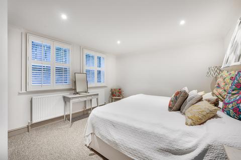 2 bedroom flat to rent, Oakfield Street, Chelsea SW10