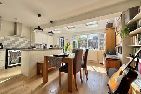 3 Broadway, Exeter, EX2 9LT