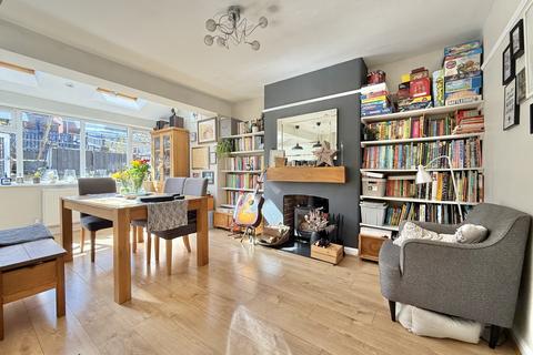 3 Broadway, Exeter, EX2 9LT