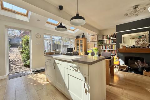 3 Broadway, Exeter, EX2 9LT