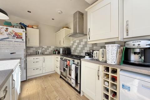3 Broadway, Exeter, EX2 9LT