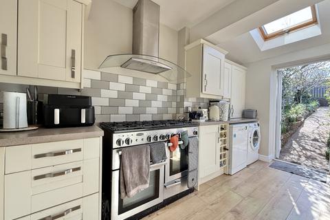 3 Broadway, Exeter, EX2 9LT