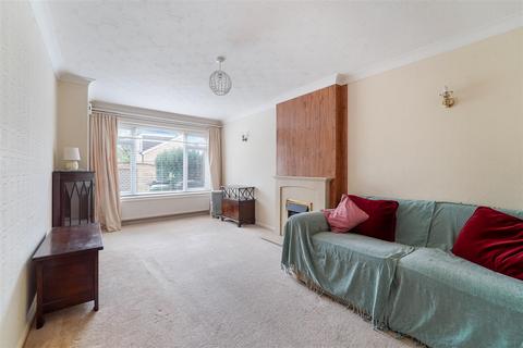9 Dirdene Close, Epsom, KT17 4AY