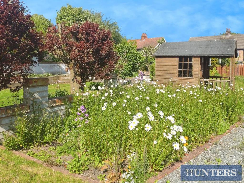Ff40b57f-picture 20of 20garden.jpg