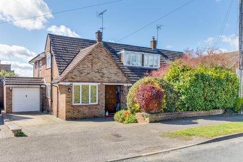 8 Broadmead, Hitchin, SG4 9LU