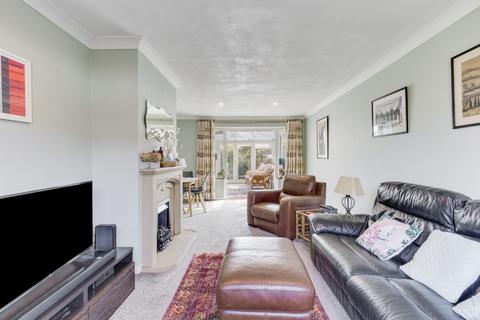 8 Broadmead, Hitchin, SG4 9LU