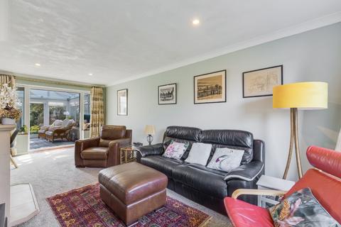 8 Broadmead, Hitchin, SG4 9LU