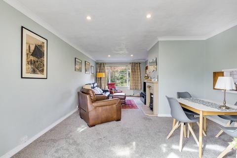 8 Broadmead, Hitchin, SG4 9LU