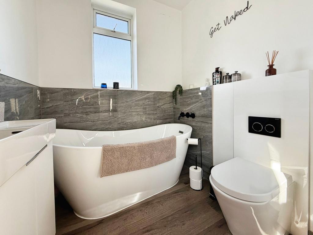 Upstairs Bathroom