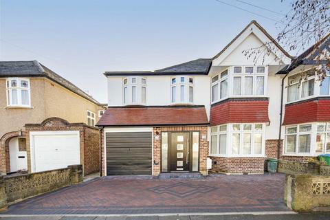 4 bedroom semi-detached house to rent, Montrose Avenue, Whitton TW2