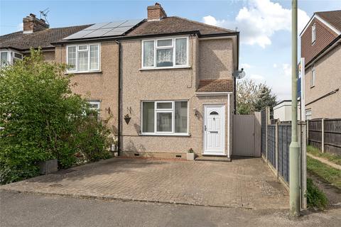 3 bedroom end of terrace house for sale, Warwick Avenue, Surrey TW20