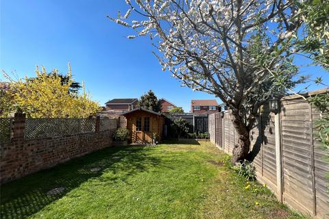 3 bedroom end of terrace house for sale, Warwick Avenue, Surrey TW20