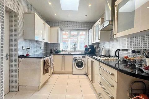44 Alicia Avenue, Harrow, HA3 8HS
