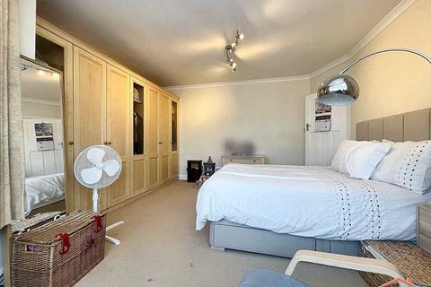 44 Alicia Avenue, Harrow, HA3 8HS