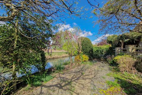 2 bedroom detached bungalow for sale, Ivel Gardens, Biggleswade, SG18