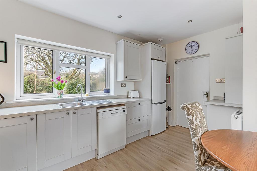Kitchen 2.jpg