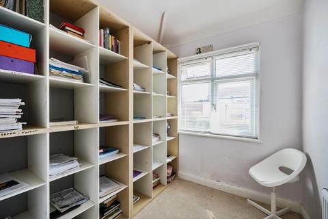 102 Kingston Avenue, Cheam, Sutton, SM3 9UF