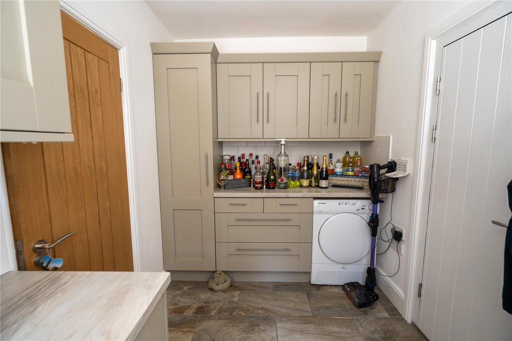 Utility Room (2)