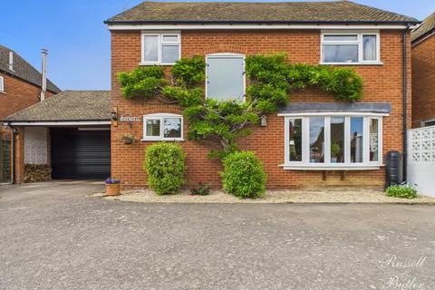 Rivendell Bicester Road, Twyford, Buckingham, MK18 4EJ