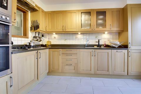 3 bedroom detached house to rent, Yardley Road, COSGROVE