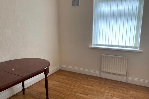 3 bedroom flat to rent, Bilborough Gardens, Newcastle upon Tyne NE4