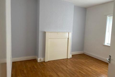 3 bedroom flat to rent - Bilbrough Gardens, Newcastle upon Tyne NE4
