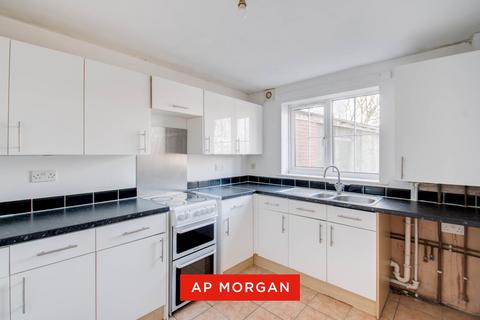 4 bedroom end of terrace house to rent, Talbot Street, Lye, Stourbridge, West Midlands, DY9